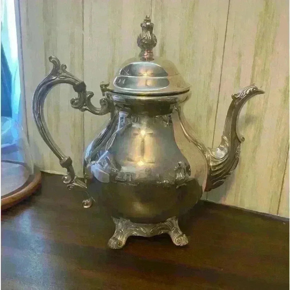 F B Rogers Silver Co 1883 Tea Set. Teapots - Picture 2 of 5
